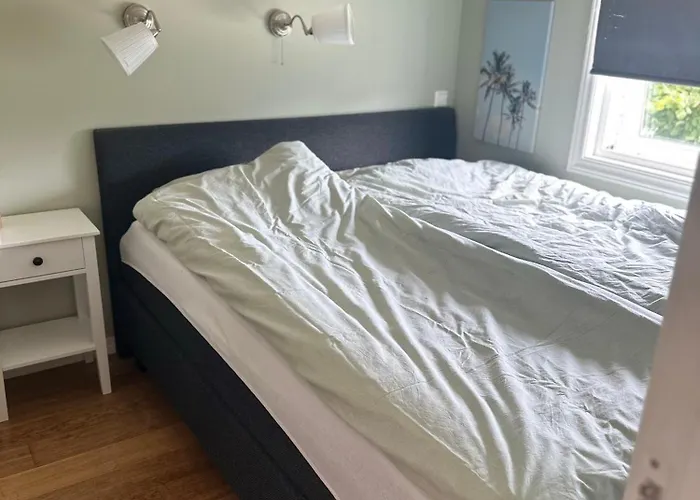 Flott Bolig Pa Ovre Kleppe Med Fine Solforhold Og Fin Uteplass Askoy