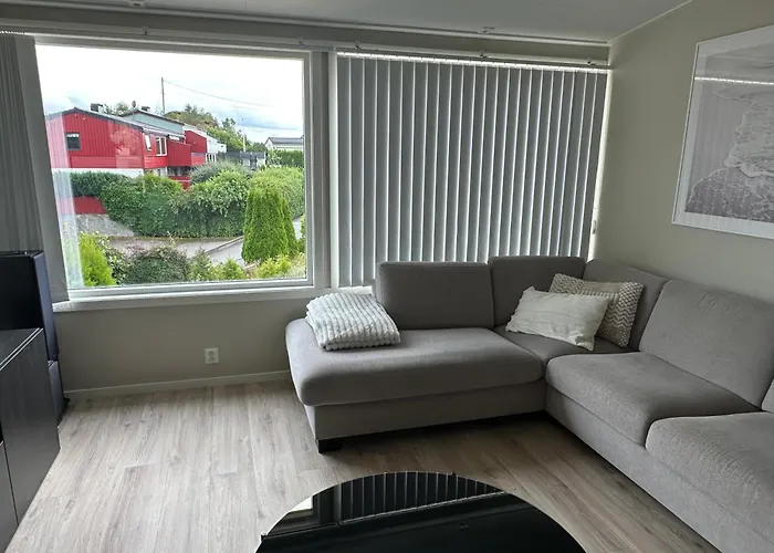 Flott Bolig Pa Ovre Kleppe Med Fine Solforhold Og Fin Uteplass * Askoy