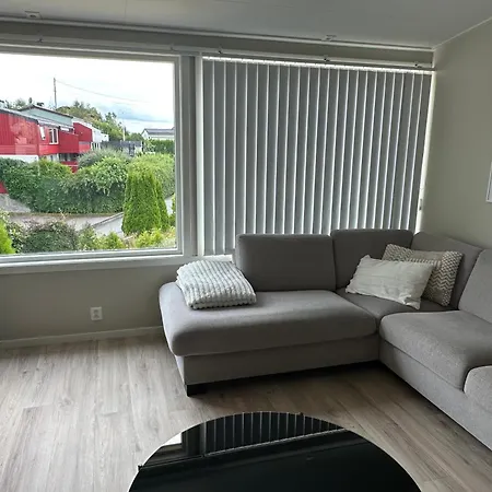 Flott Bolig Pa Ovre Kleppe Med Fine Solforhold Og Fin Uteplass * Askoy