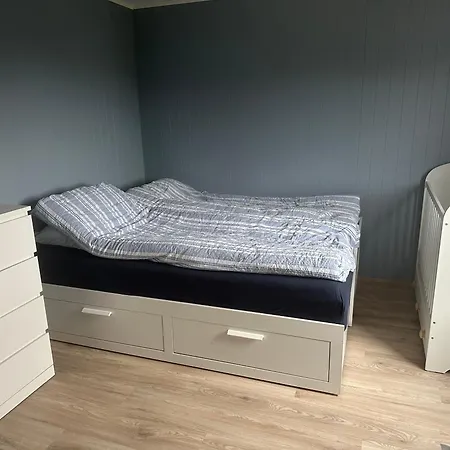 Flott Bolig Pa Ovre Kleppe Med Fine Solforhold Og Fin Uteplass