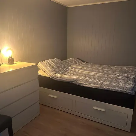 Flott Bolig Pa Ovre Kleppe Med Fine Solforhold Og Fin Uteplass *